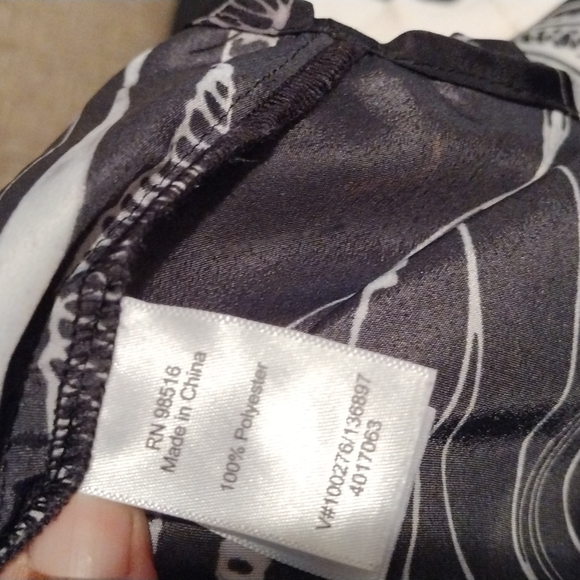 Coldwater Creek Plus Size Abstract Top 2X - Picture 8 of 9